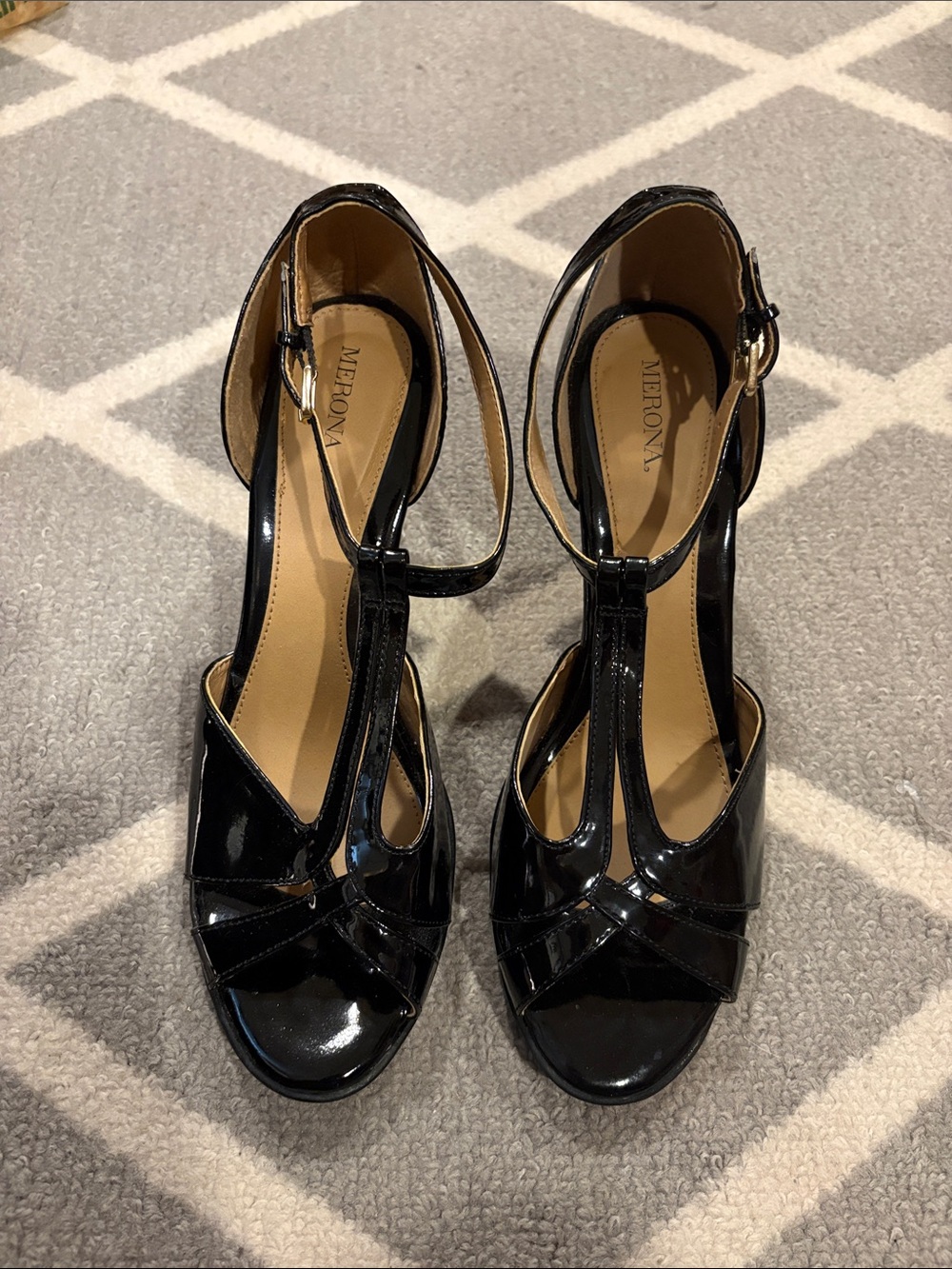 Merona Black Patent T-Strap Heeled Sandals